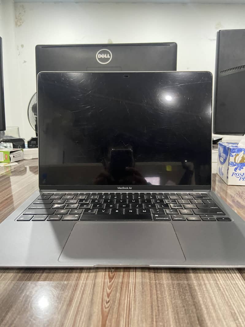 MacBook Air M1 8/256 0