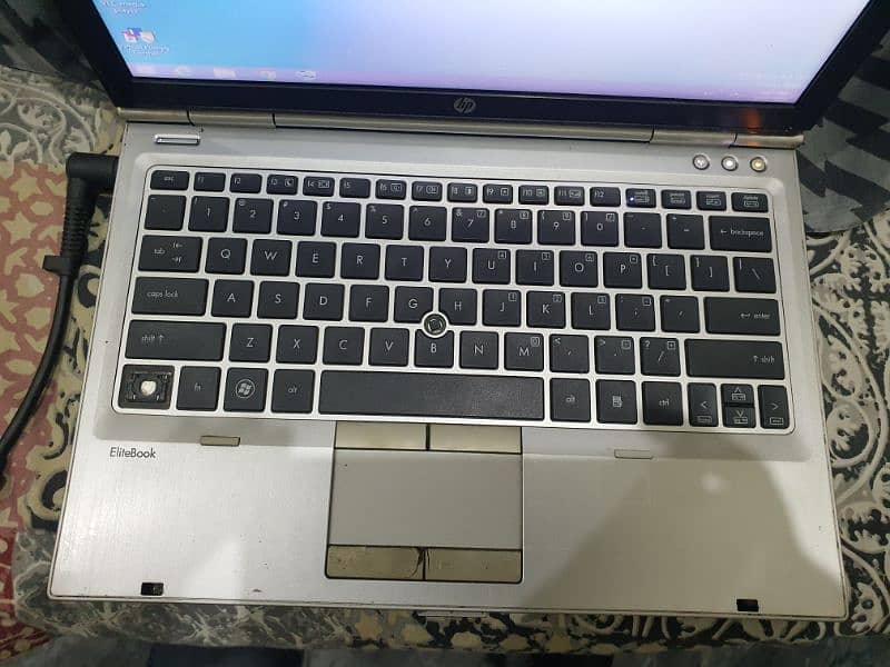 HP elitebook 2560p 2nd gen i5 4gb ram without hdd 3