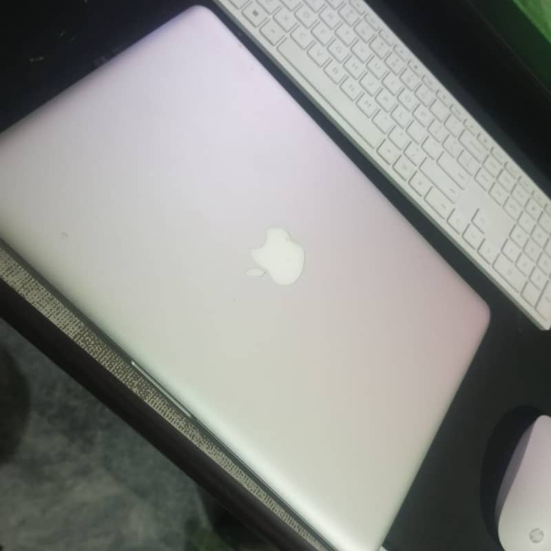 MacBook pro mid 2010 13 inch 1