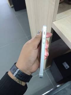 IPhone 5s Stroge 64 GB PTA approved 0332=8414=006