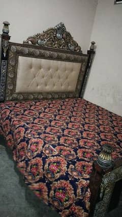Poshish Bed