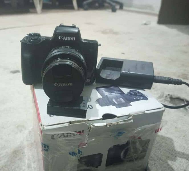 Canon EOS M50 Mirrorless Digital Camera with 15-45mm Lens 4