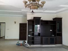 DHA 1 Kanal Excellent Upper Portion With Separate Gate For Rent In Phase 4