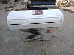 dowlance 1.5 DC inverter ac good condition gas store
