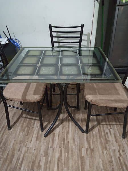 4seater dinning table 1