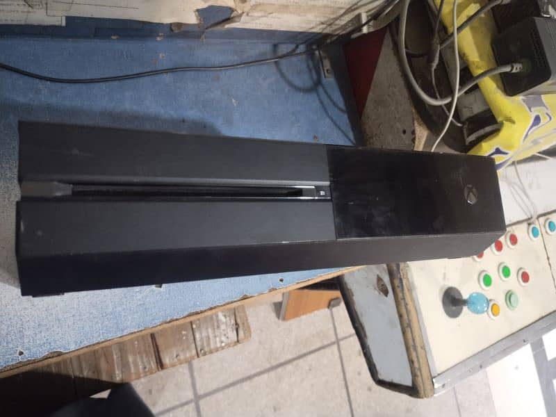 Xbox One with power supply. 9 games installed  500gb hard 3