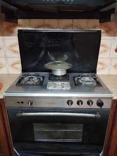 3 Burner Cooking Range/Stove in working condition.