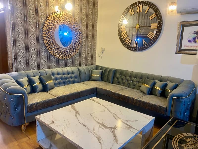 Slightly used Lshape corner sofa set Beautiful and elegant 3
