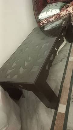 centre table in new condition for sale