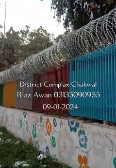 Chainlink Fence/ Razor Wire Barbed Wire Security Fence Weld mesh 0