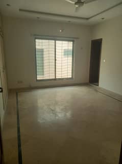 Kanal Reasonable Price Upper Portion For rent in dha phase 3 0