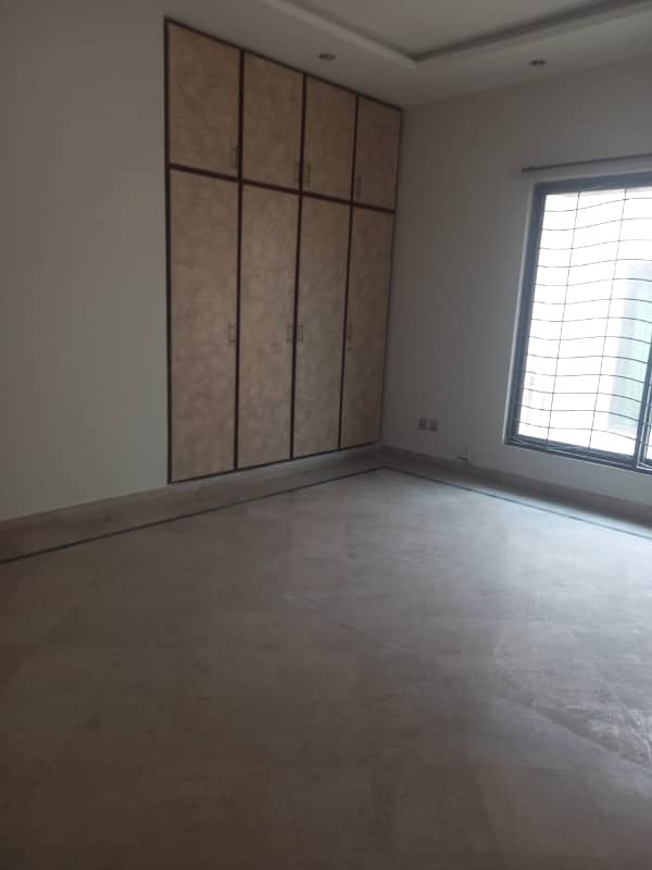 Kanal Reasonable Price Upper Portion For rent in dha phase 3 6