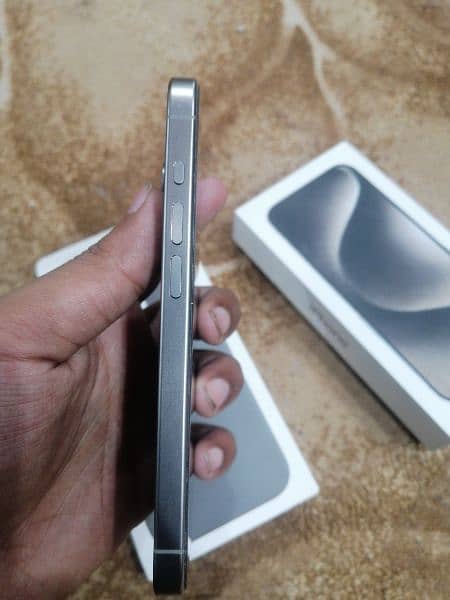 Iphone 15 pro 128gb jv Natural Titanium 2