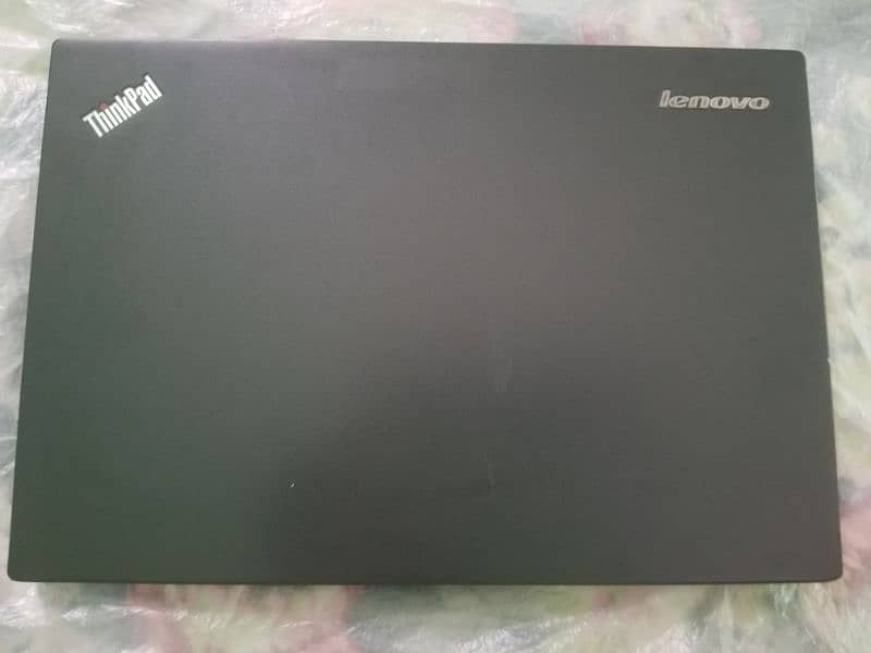 Lenovo  core i3 4th genen thouch 8gb ram no ssd dul batters wab 6