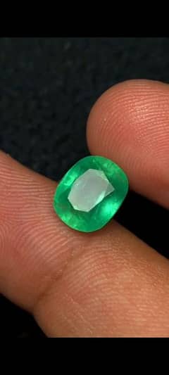 Top Quality Natural Emerald outstanding piece