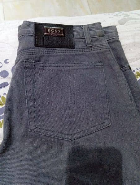 original Brand new Hugo Boss in grey colour for sale. 0