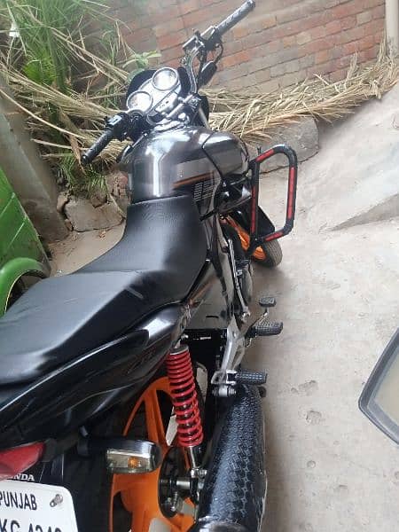 Honda CB 150f 8