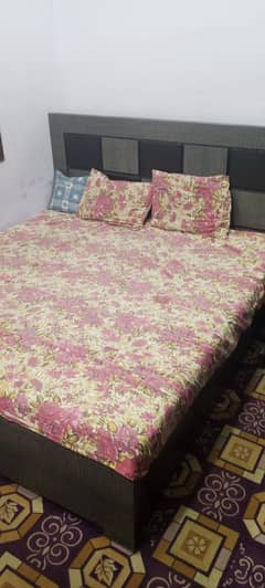 King Size Bed Without Matress Available For Sale