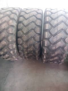 20.5. 25 or 23:5:25 or 16:5:25 (180025) loader tyre nylon for sale