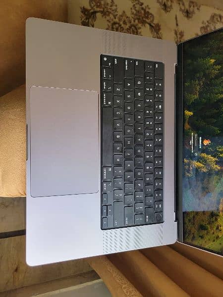 MacBook Pro retina display M1 M2 M3 available 1