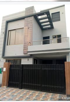 1 YEAR USED 5 MARLA HOUSE FOR SALE IN VERY REASONABLE PRICE