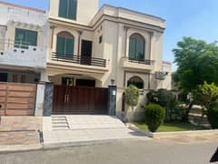 Beautiful 5-Marla (Used)House For Sale In Umar Block Sec-B Bahria Town Lahore,