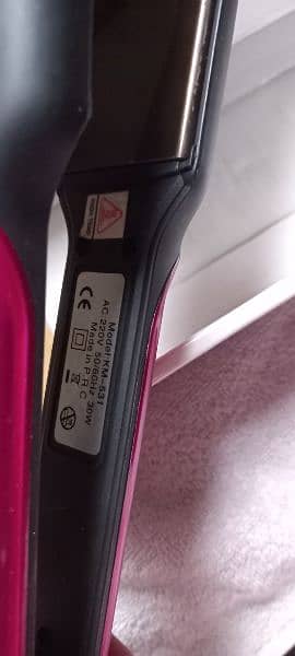 Original Kemei straightener 2