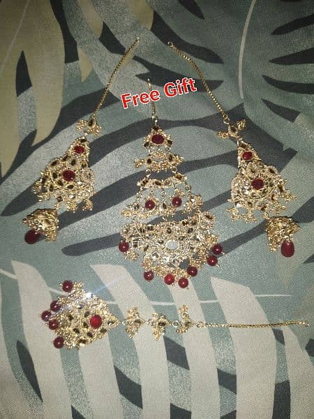 FREE Jewellery / BRIDAL DRESS 40000/- few hours used. 4