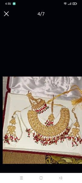bridal dress and jewellery set in good condition 3