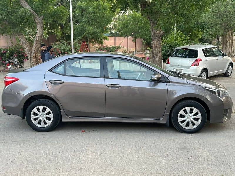 Toyota Corolla GLI 2015,(Automatic) 6