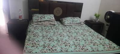 wooden bed set side tables and dressing table for sell