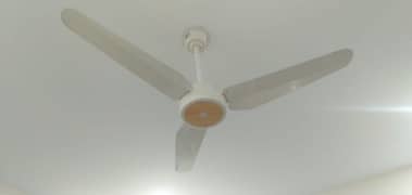 almost new ceiling fan is for sale in newcity phase 2