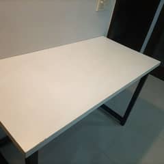 Beautiful table (iron base)