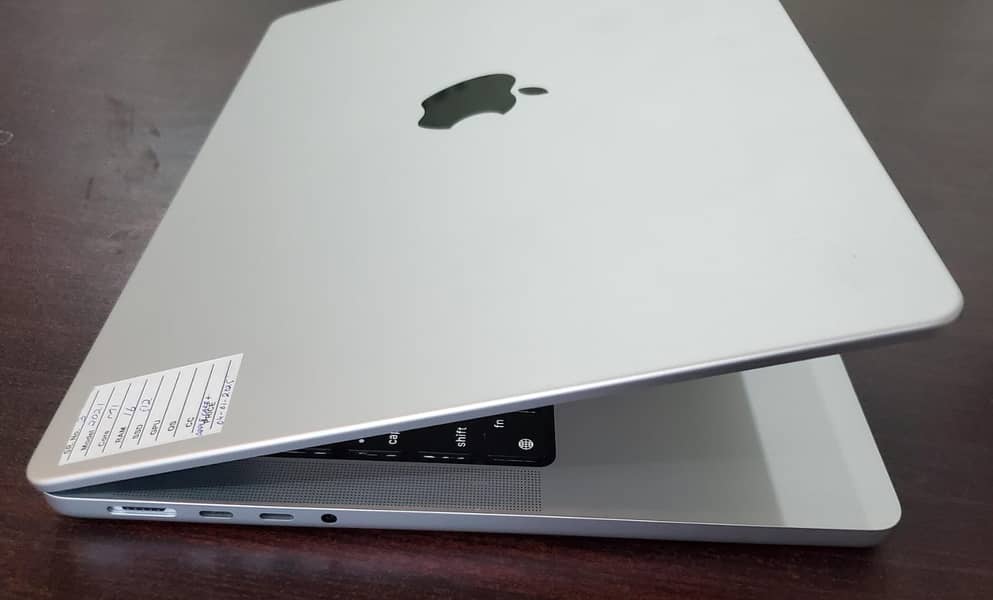 Macbook M1 Pro 2021, 14", 16Gb Ram, 512gb ssd 2