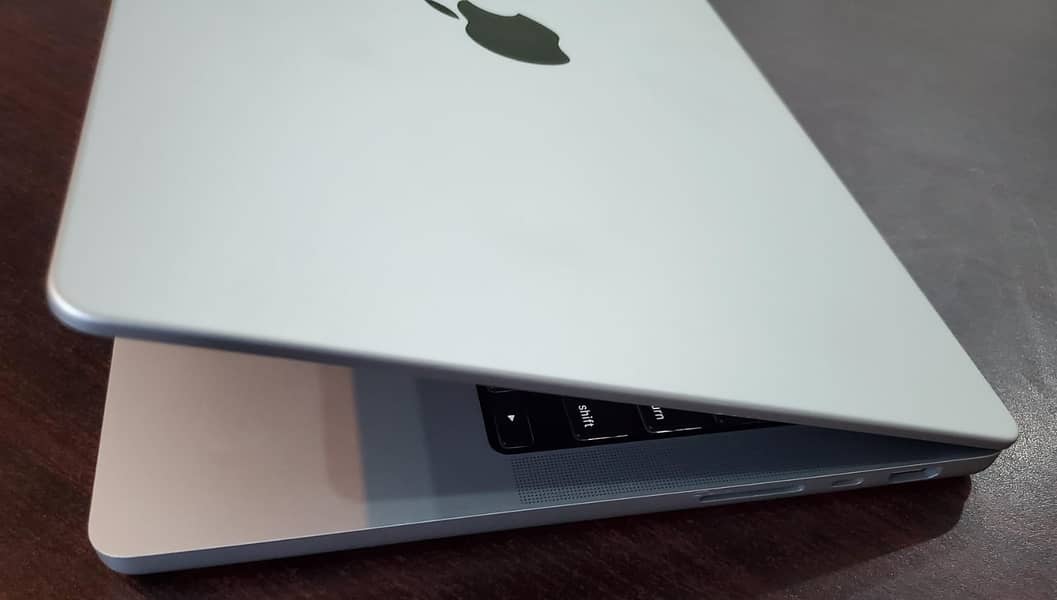 Macbook M1 Pro 2021, 14", 16Gb Ram, 512gb ssd 3