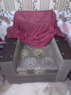 6 seater sofa urgent sale shahdra Lahore ki location