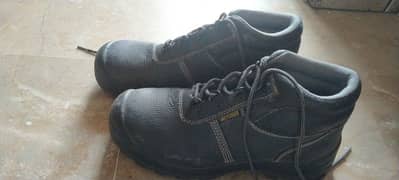 safety shoes just rupees 3999