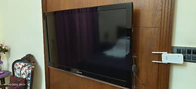 LCD TV 40 inch