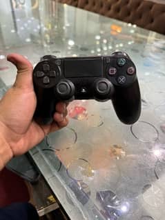 ps4 2nd gen 10/10 100% sealed  and original