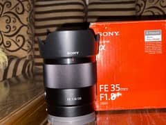 Sony FE 35mm 1.8 Mint Condition 10/10+ with original box.