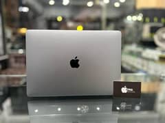 Macbook Pro 2018 15inch i7 16/512 4GB Card