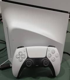 Selling PS5 Slim 1Tb along with original control