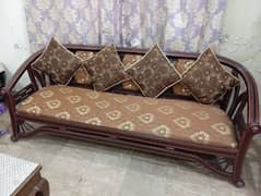 sofa vid koshan  good condition