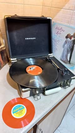 vintage briefcase style Turntable/record player