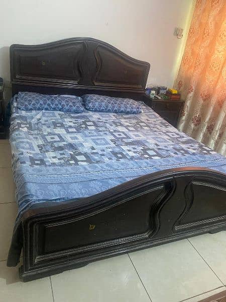 Double bed with two side tables and with Matras 3