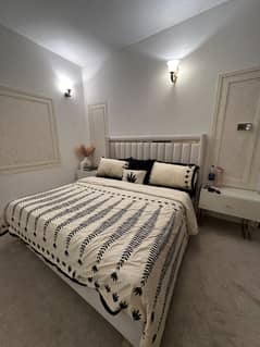 King Bed set in white