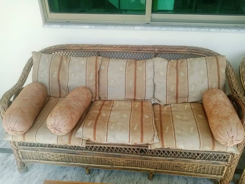 rattan sofa 0