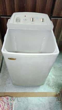 Toyo Single Washing Machine for sale in very Good Condition. . .