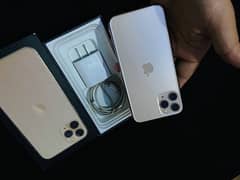 selling Iphone 11pro complete accoceries