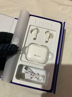 Ronin R 720 earbuds